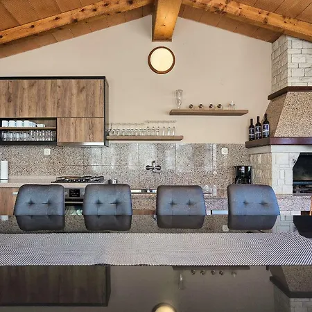 Dragash Villa *